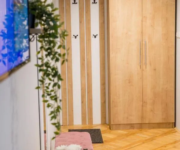 아파트 Milena 수보티차